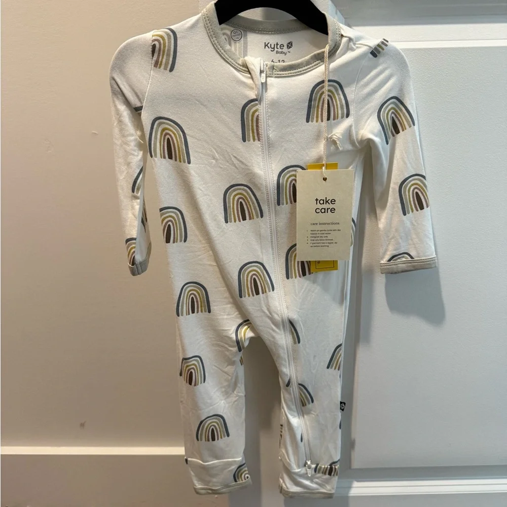 Kyte Baby Footie- Rainbow - Picture 1 of 3